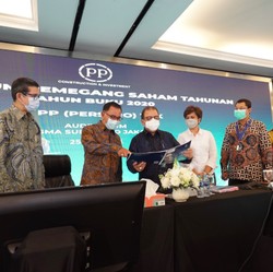 Resmi! Erick Thohir Rombak Komisaris dan Direksi PTPP