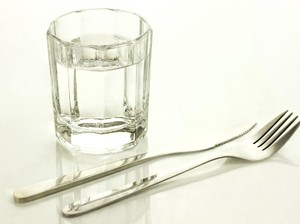 Cara Diet Air Putih yang Cocok Dimulai Saat Bulan Ramadhan