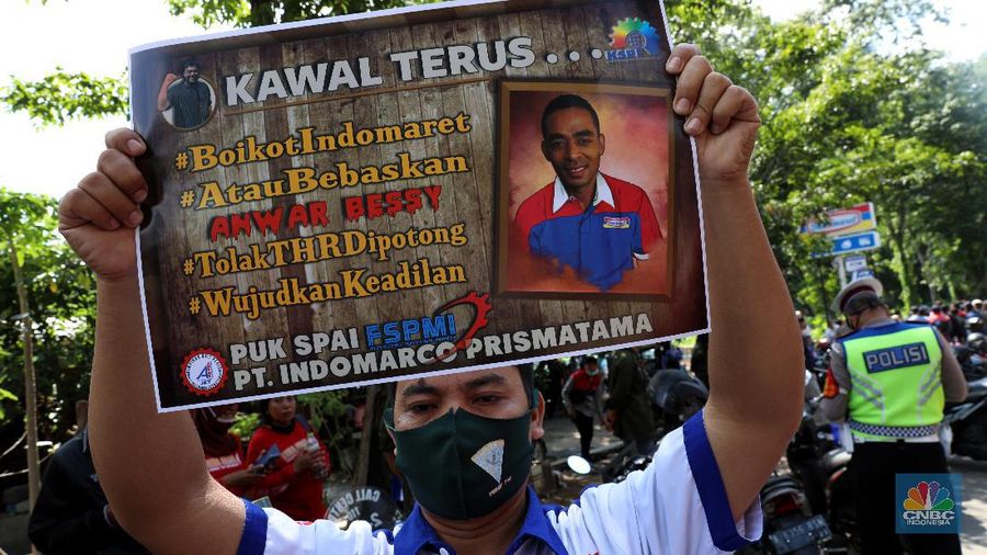 Demo Karyawan Indomaret. (CNBC Indonesia/Andrean Kristianto)