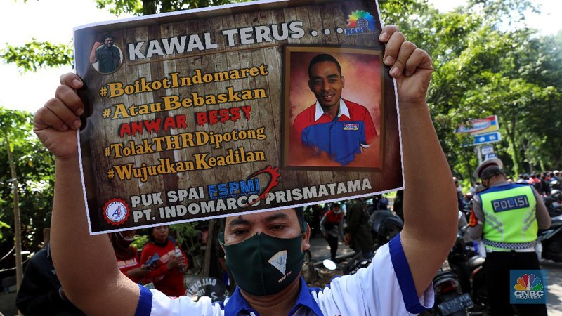 Demo Karyawan Indomaret. (CNBC Indonesia/Andrean Kristianto)