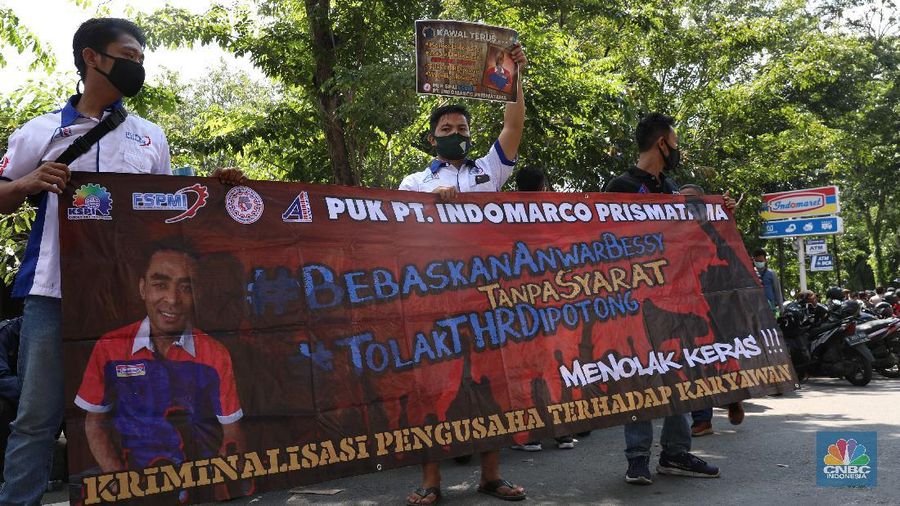 Demo Karyawan Indomaret. (CNBC Indonesia/Andrean Kristianto)
