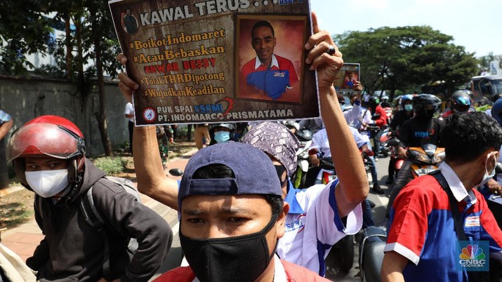 Demo Karyawan Indomaret. (CNBC Indonesia/Andrean Kristianto) Demo Karyawan Indomaret. (CNBC Indonesia/Andrean Kristianto)