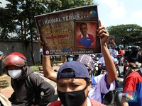 Penampakan Buruh 'Kepung' Markas Besar Indomaret di Jakarta