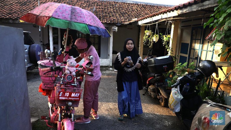 Ilustrasi Pedagang Siomay Pink. (CNBC Indonesia/Muhammad Sabki)