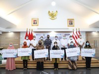 Pelindo Bersatu Berikan Tali Asih pada Keluarga KRI Nanggala