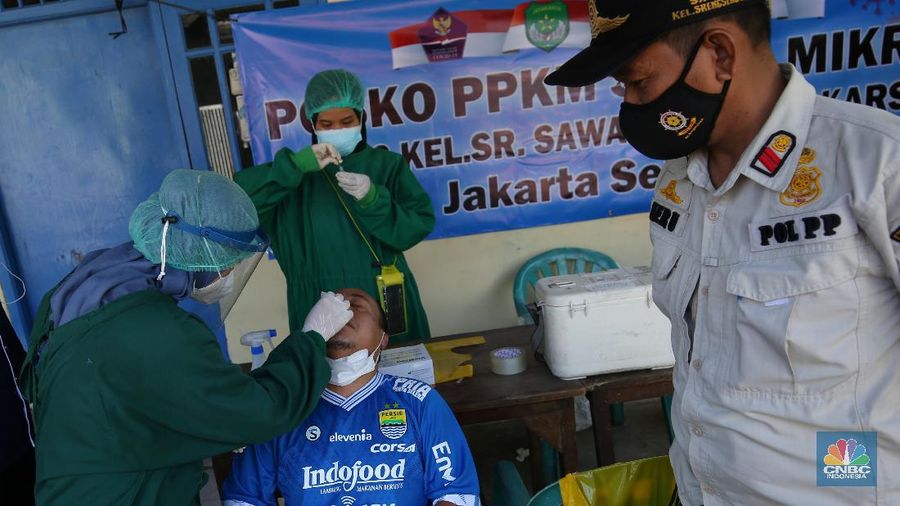 Pemukiman di Srengseng Lockdown Micro. (CNBC Indonesia/Andrean Kristianto)