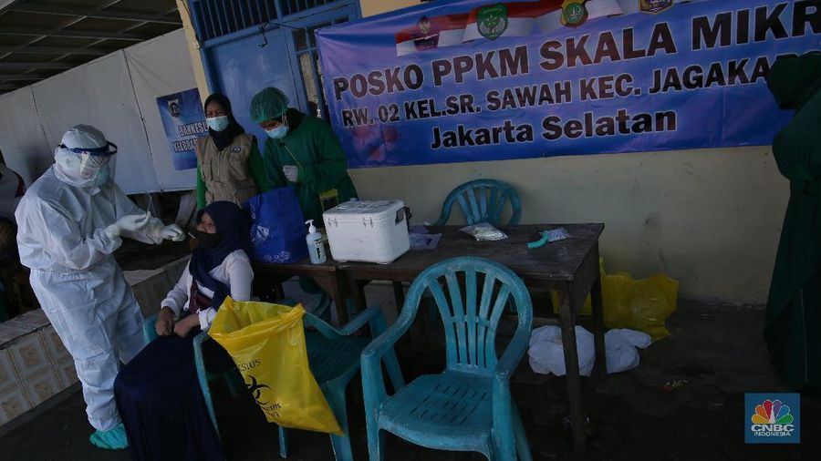 Pemukiman di Srengseng Lockdown Micro. (CNBC Indonesia/Andrean Kristianto)