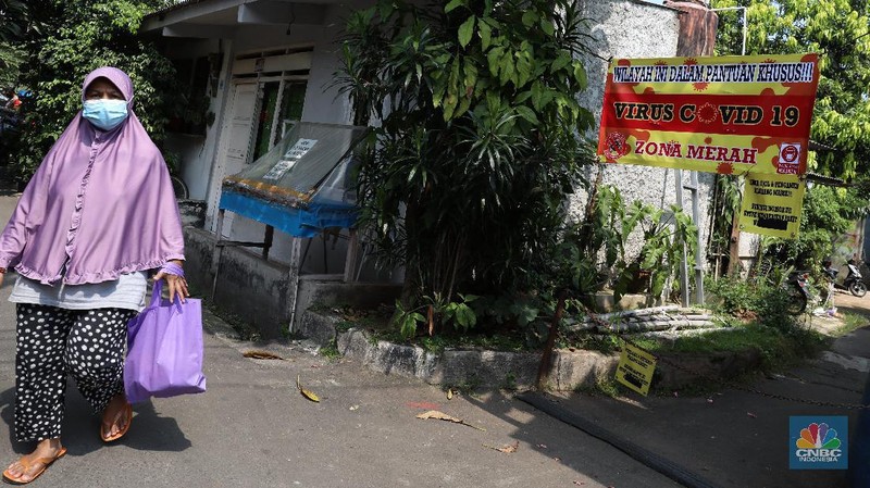 Pemukiman di Srengseng Lockdown Micro. (CNBC Indonesia/Andrean Kristianto)