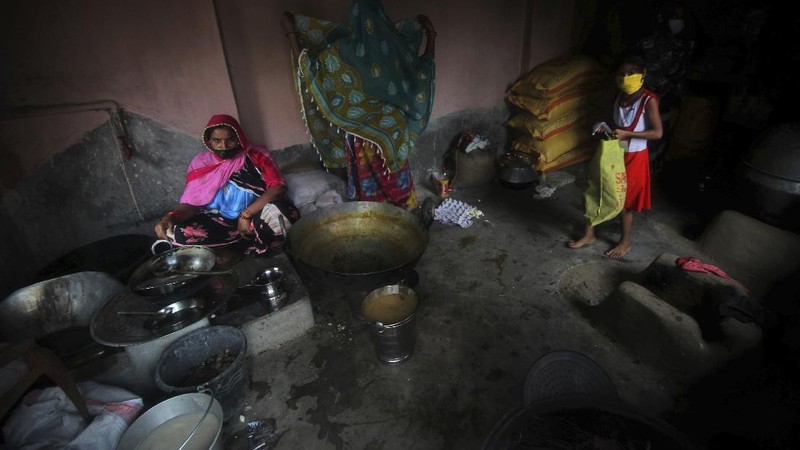 Topan Yaas di India. (AP/Ashim Paul)