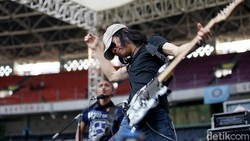 Abdee Siap Menggebrak Panggung Konser Slank Usai Pulih dari Sakit
