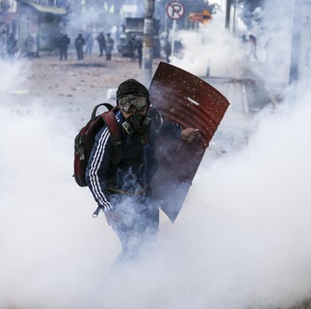 Anarkis Demo Anti Pajak di Kolombia, 40 Orang Tewas