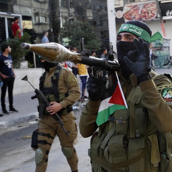 Seminggu Gencatan Senjata, Ribuan Tentara Hamas Gelar Parade