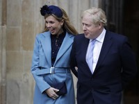 Kabar Bahagia Inggris: Covid Turun & Istri PM Johnson Hamil!