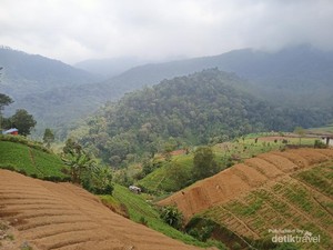8 Rekomendasi Tempat Wisata Alam yang Asri di Sekitar Cangar