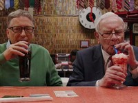 Warren Buffet dan Bill Gates Bestie Banget, Nih Buktinya!