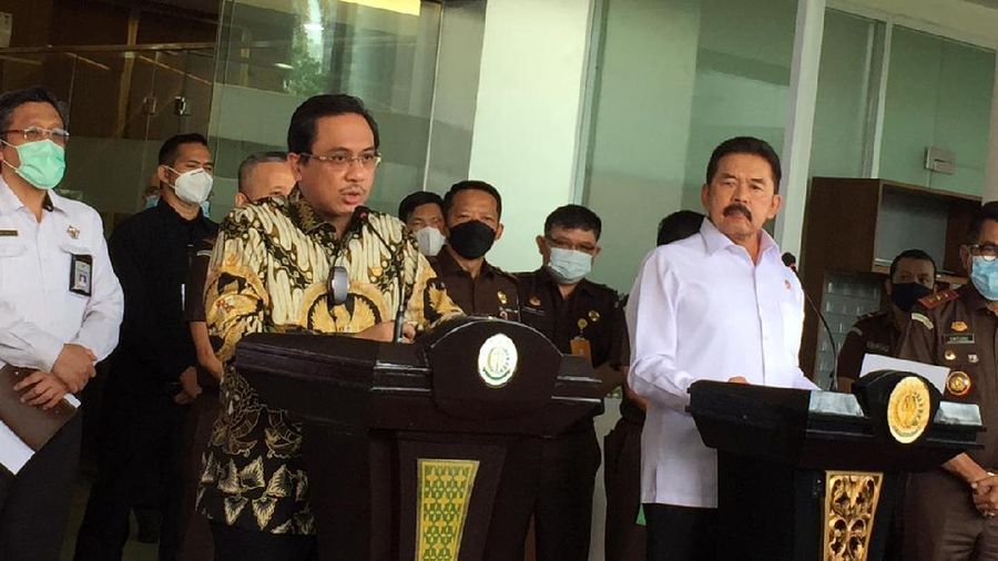 Ketua BPK Agung Firman Sampurna dan Jaksa Agung ST Burhanuddin di Kejagung, Senin 31 Mei 2021 (foto: Monica Wareza)