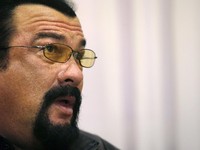 Fans Berat Putin, Aktor Hollywood Ini Gabung Partai Kremlin
