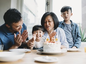 Mengapa Kita Makan Kue Saat Hari Ulang Tahun?
