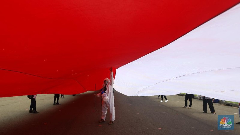 Bendera Merah Putih Raksasa d Halaman Monas (վ/Andrean Kristianto)