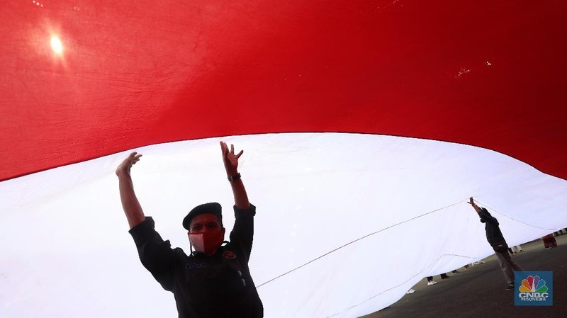 Bendera Merah Putih Raksasa d Halaman Monas (վ/Andrean Kristianto)
