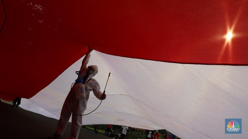 Bendera Merah Putih Raksasa d Halaman Monas (վ/Andrean Kristianto)