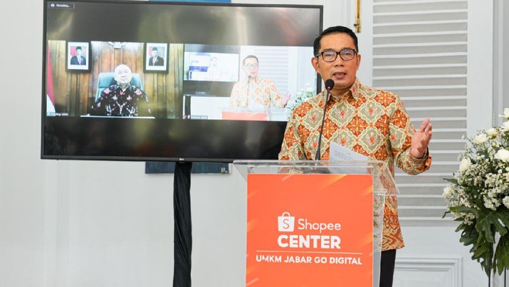 RK Minta E-Commerce Lain Tiru Shopee Gubernur Jawa Barat Ridwan Kamil mengapresiasi apa yang dilakukan oleh Shopee Indonesia, terkait dengan komitmen terhadap Usaha Mikro Kecil dan Menengah (UMKM).