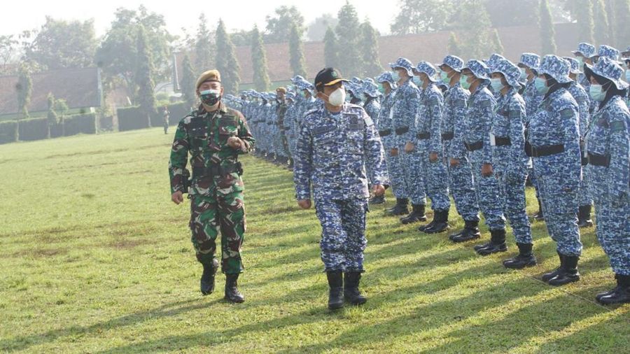 Sebanyak 371 calon pegawai BPJS Kesehatan mengikuti Program Pembelajaran Kepemimpinan Dasar bekerja sama dengan Pusat Pendidikan Artileri Medan di Cimahi Jawa Barat.