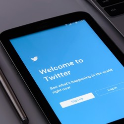 Twitter Akhirnya Izinkan Kamu Edit Tweet, Tapi Bayar!