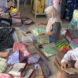 Modal Rp 200 Ribu, Ibu Ini Jual Sprei Sampai Go Global
