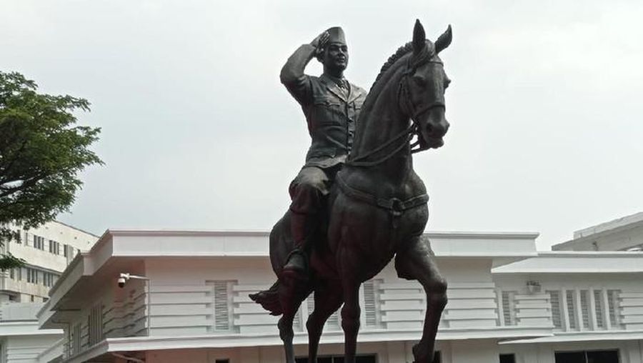 Peresmian Patung Bung Karno Naik Kuda Oleh Ibu Megawati Soekarnoputri di Gedung Kemhan RI. (Tangkapan layar youtube PDI Perjuangan)
