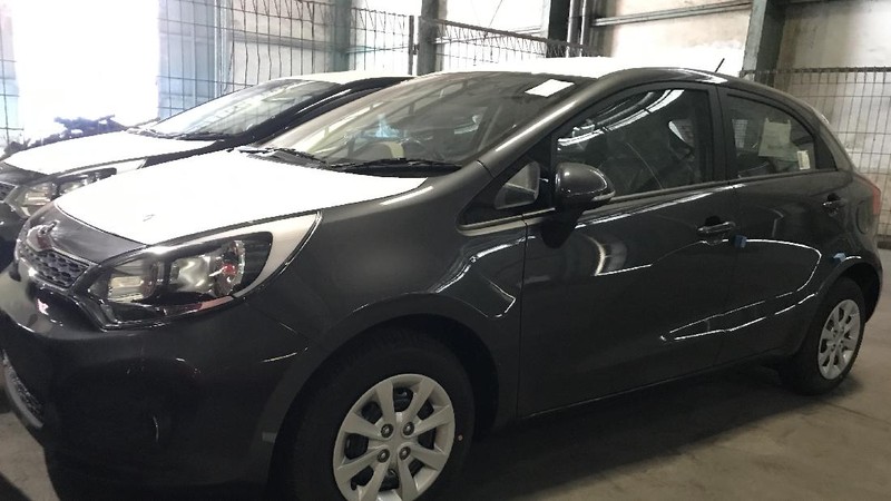 Mobil Lelang BC Priok, KIA Rio.
Nilai Limit:

Rp. 112.542.429
Lot 75. KIA Rio, No.Rangka : KNADN512ME6473240, No.Mesin : G4FA ES803651, Automatic, Merah, 2014 , Tahun : 2014
Warna : Merah
Nomor Rangka : KNADN512ME6473240
Nomor Mesin : G4FA ES803651
Lokasi : TPP PT.Layanan Lancar Lintas Logistindo, KBN Marunda, Jakarta Utara
Jaminan	Rp. 45.000.000
Batas Akhir Jaminan	8 Juni 2021
Batas Akhir Penawaran	9 Juni 2021 jam 10:00 WIB
Penyelenggara	KPKNL Jakarta II
Kode Lot Lelang	LKDPYR (Dok. lelang.go.id)