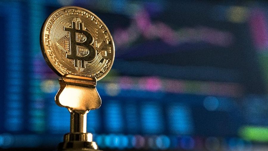 Ilustrasi Bitcoin (Photo by André François McKenzie on Unsplash)