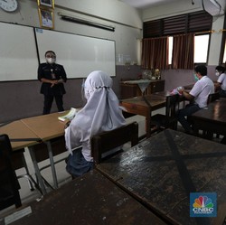 Nadiem: Sekolah Tatap Muka Bisa Buka Meski Anak Belum Vaksin