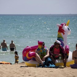 Spanyol Larang Turis Bawa Boneka Seks, Ada Denda Rp13 Juta