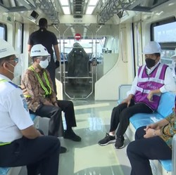 Jokowi Titahkan LRT Kelar 2022, Awas LRT Palembang Terulang?
