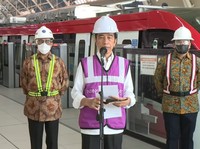 Jokowi Mau Bulan Depan Vaksinasi 1 Juta Orang/Hari!