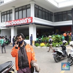 Prokes Bermasalah, Trik McD Bikin BTS Meal Dianggap Hebat!