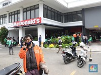 Prokes Bermasalah, Trik McD Bikin BTS Meal Dianggap Hebat!