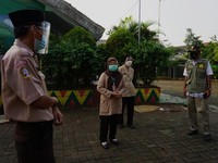 BLT Anak Sekolah Rp 4,4 Juta, Cek Penerima dan Syaratnya