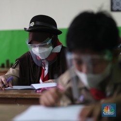 Covid-19 Meledak, Jakarta Hentikan Sekolah Tatap Muka