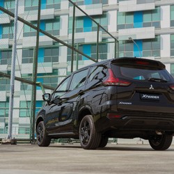 Ramai Orang Antre Beli Mobil: Xpander Inden, Yaris Diundi!