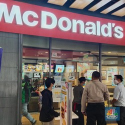 Polisi Minta McDonald's Hilangkan Promo BTS Meal McD