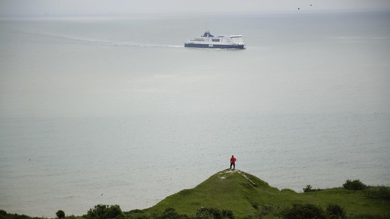 Tourists visit the White Cliffs of Dover, south east England, Thursday, June 9, 2016. On a clear day, the coast of France is visible from Dovers famous white cliffs, and they provided a vital vantage point for the early spotting of German bombers heading toward London during World War II. The concern now is not enemy attack, although an armed Russian submarine was recently intercepted in the Channel. Instead, it is Europeans who arrive legally under EU rules guaranteeing the free movement of people. (AP Photo/Matt Dunham)