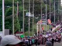 Penampakan Ribuan Orang Turun ke Jalan, Protes Islamofobia!