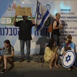 Batal Good Bye! Israel Wajibkan Lagi Pakai Masker