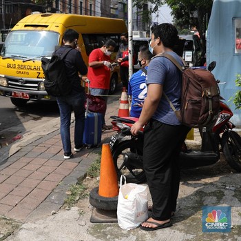 Covid-19 Melonjak, Bus Sekolah DKI Sibuk Jemput Pasien Corona