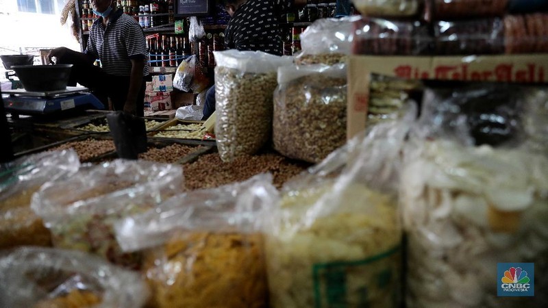 Ilustrasi penjual sembako. (CNBC Indonesia/Muhammad Sabki)