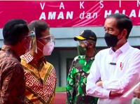 Jokowi Cek Vaksinasi Corona Massal di Stadion Patriot Bekasi