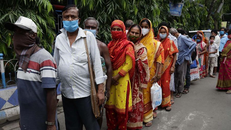 Pelonggaran lockdown di India. (AP/Channi Anand)