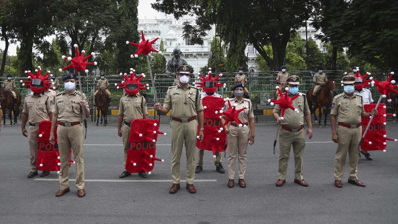 Pelonggaran lockdown di India. (AP/Channi Anand)